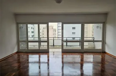 Apartamento com varanda e 3 dormitórios em higienopolis