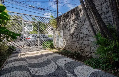 Excelente casa no planalto paulista, assinado pelo arquiteto mauricio kogan. com piscina. imperdível