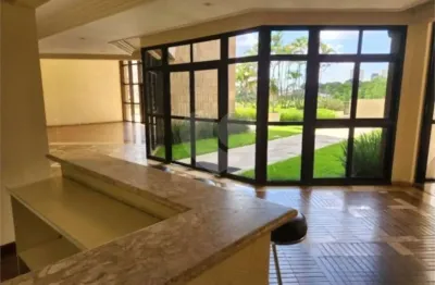 Excelente apartamento amplo à venda no melhor do morumbi com 3 suítes, varanda, 5 dormitórios e 3 vagas. preço imperdível.