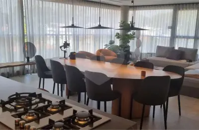Apartamento á venda no jardim paulista a 250 m do parque ibirapuera - 3 suítes, 3 vagas, com varanda