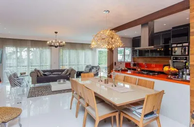 Casa com piscina em condomínio- 4 dormitórios - 3 suites ,2vagas