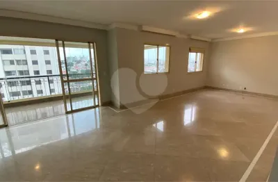 Apartamento com 4 dormitórios sendo 4 suítes, 208 m2, 3 vagas, aceita pet