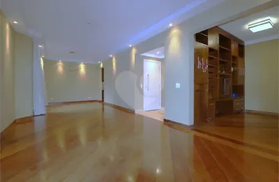 Moema (pássaros) - em frente ao colégio mobile e próximo ao parque do ibirapuera