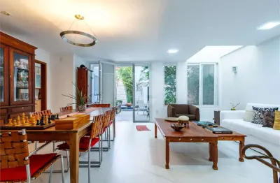 Casa vila nova conceição com 3 suítes, 3 dormitório, 2 escritórios e 3 vagas...