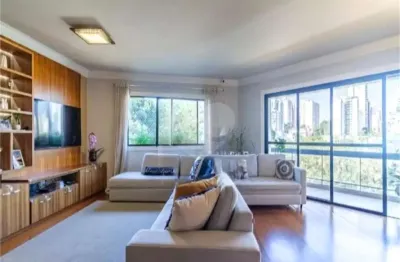 Apartamento em pinheiros com 3 quartos 3 vagas e varanda reformado