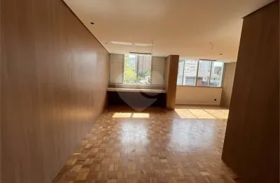 Itaim bibi, andar baixo reformadissimo! igual novo! 2 suítes cozinha americana 2 salas ar em tudo