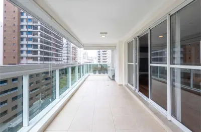 Apattamento reformado ,2 suites, 2 vagas em prédio muito procurado no paraiso