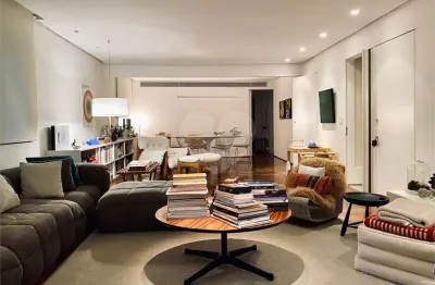 Apartamento reformado nos jardins com 3 dormitorios, terracos, 2 vagas . predio com piscina e academ