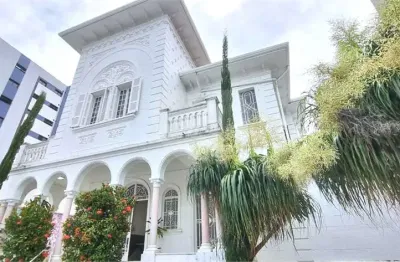 Casa da década de 1930 em perfeitas condições a 300 m estação e shopping santa cruz.