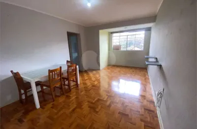 Apartamento vago com 64 m2, 2 quartos e 1 vaga, a venda em moema