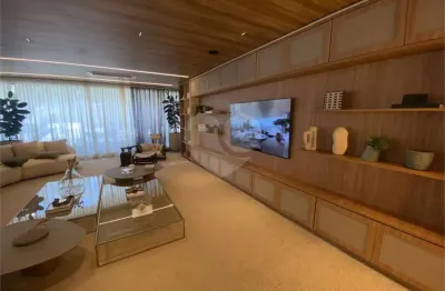 Apartamento com 3 suítes e 3 vagas, a venda em moema, com vista para o ibirapuera