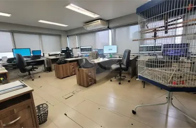 Sala comercial em pinheiros próximo ao metrô fradique coutinho