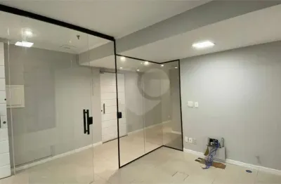 Vila olímpia- 150m² com 3 vagas exclusivas e 1 rotativa para visitantes, ótima localização