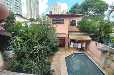 Sobrado com piscina na vila mariana, 03 dorm e 02 vagas