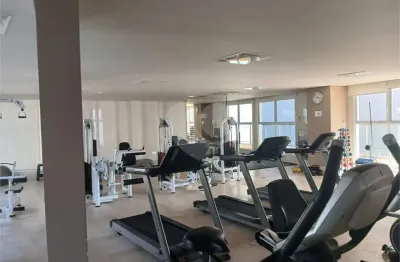 Pompéia / condomínio clube com quadra de squash / 1 vaga / 2 dorm. (1 suíte) / terraço