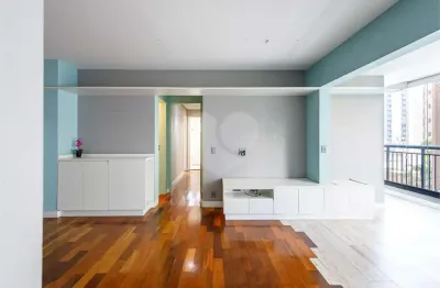 Apartamento reformado com 3 quartos - 2 vagas em moema pássaro. condomínio clube!