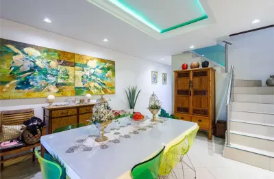 Cobertura de 173m2, 3 dormitórios, 2 suítes, 1 vaga, piscina e churrasqueira privativas, no paraíso.