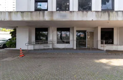 Locação em andar térreo em prédio comercial. 10 vagas