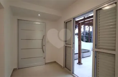 Lindo sobrado para locação na aclimação totalmente reformado!