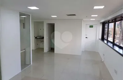 Sala comercial à venda na Avenida Ibirapuera, --, Moema, São Paulo