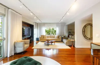 Apartamento com 210m² 3 dormitórios (2 suítes) e 2 vagas em moema