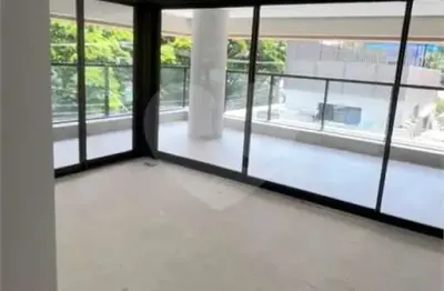 Apartamento a venda com 03 quartos, 03 suítes, 02 vagas, 153 m² em moema