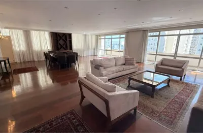 Apartamento reformado com varanda no jardim paulista