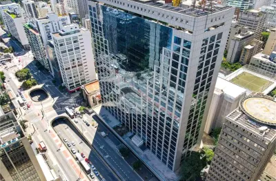 Laje  em vão livre na av. paulista, a 50 m da estação consolação