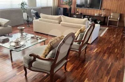 Apartamento com 4 quartos à venda na Rua Oscar Freire, --, Jardim América, São Paulo