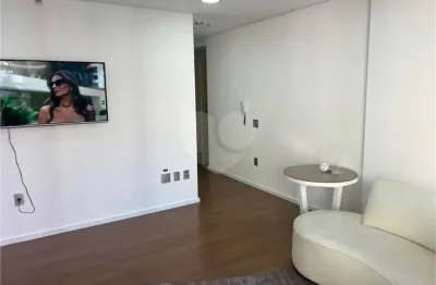 Apartamento com 2 dormitórios, 1 suíte e 1 vaga na vila olímpia