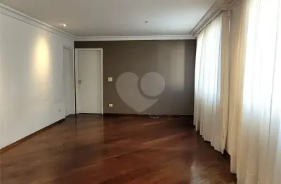 Apartamento conservado com lazer próximo ao metrô pinheiros