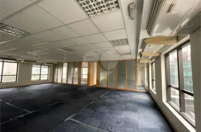 Laje para locação na vila olímpia com 227 m², 8 vagas!