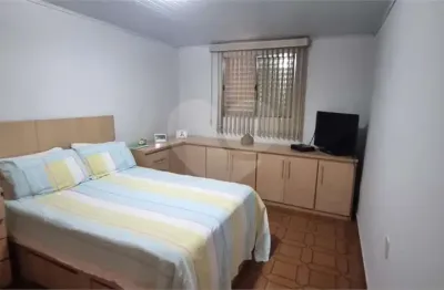 Venda de sobrado com 4 casas + loja na vila da saúde – excelente oportunidade para investidores! 344 úteis
