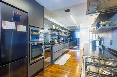 Apartamento reformado na melhor localização do jardim américa, andar alto com vista.
