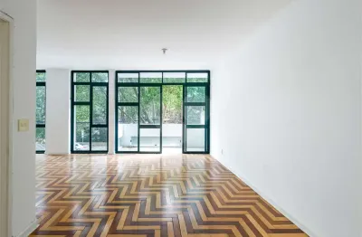 Apartamento com ares de casa a poucos passos do clube pinheiros