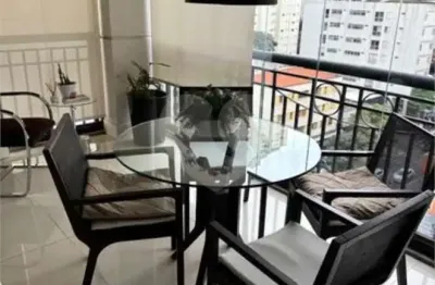 Apartamento com 137 m2, 3 suítes e 2 vagas a venda em condomínio clube em moema, perto do metrô
