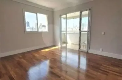 Imóvel pronto para morar com 3 dormitórios e 1 suíte à venda na vila romana. localização privilegiada, rua tranquila. andar alto com boa vista.