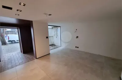 Casa comercial para alugar na Rua Inácio Pereira da Rocha, --, Pinheiros, São Paulo