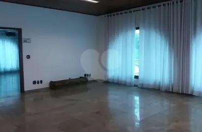 Prédio comercial à venda de 1200 m² na cidade jardim com 12 salas e 17 vagas de garagem.