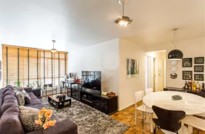 Espaçoso, claro, 3 dormitórios 1 suite closet  1 vaga 107 m² no coração do itaim.