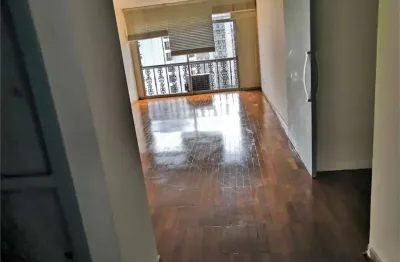 Apartamento com vista livre na parte plana dos jardins