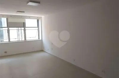 Conjunto comercial para venda e locação no paraiso de 60 metros quadrados com 2 vagas.