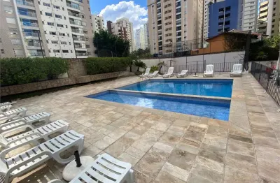 Moema pássaros- 2 dormitórios, 1 vaga demarcada, andar alto, lazer, perto metrô