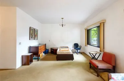 Sobrado alto padrão à venda – conforto, espaço e lazer completo
