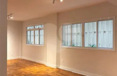 Apartamento totalmente reformado a venda ao lado do metrô ana rosa