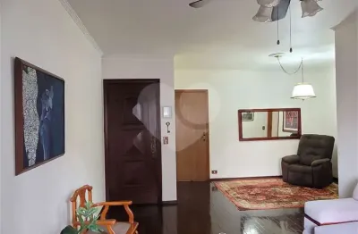 Apartamento conservado  próximo ao metrô e parque ibirapuera