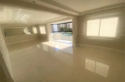 Moema pássaros- 4 dormitórios/ 3 suites/ 3 vagas/depósito- lazer reformado e moderno, perto mobile e consa