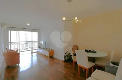 Apartamento com 3 quartos para alugar na Avenida Moema, --, Moema, São Paulo