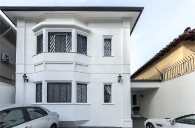 Casa com 4 quartos à venda na Rua Mariana Correia, --, Jardim Europa, São Paulo