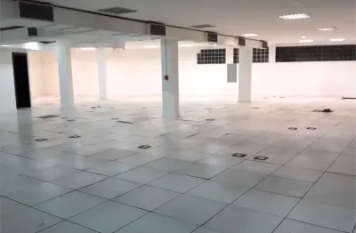 Loja comercial a 50 m da estação consolação - linha verde.